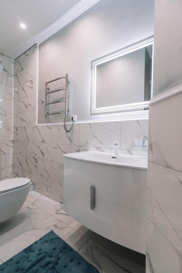 Royal Tower Vip Smart Apartments 1 Kyiv Exterior photo