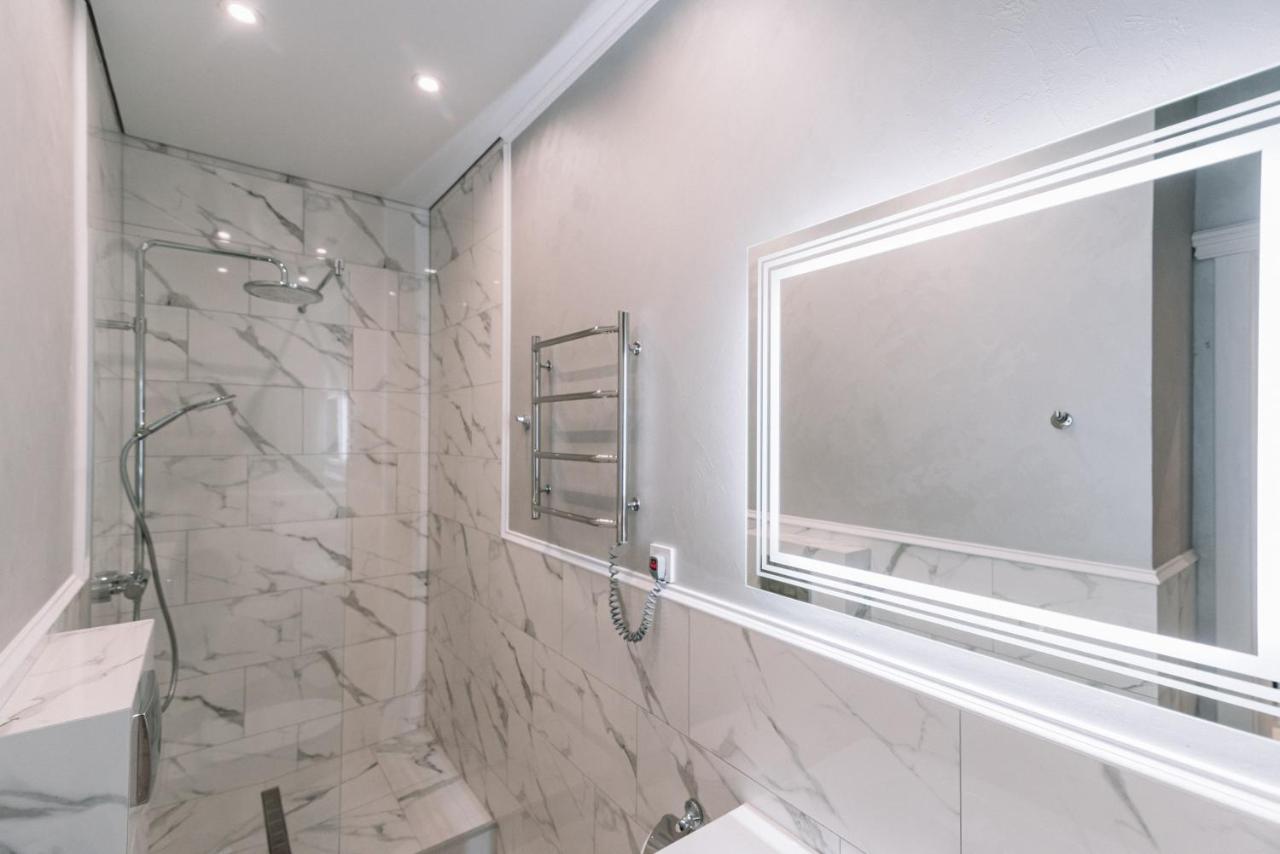 Royal Tower Vip Smart Apartments 1 Kyiv Exterior photo
